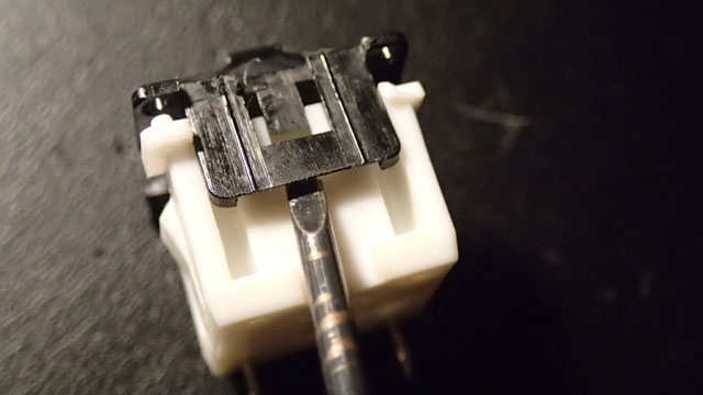 Disassemble of an apple key