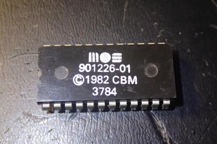 C64 BASIC ROM chip 